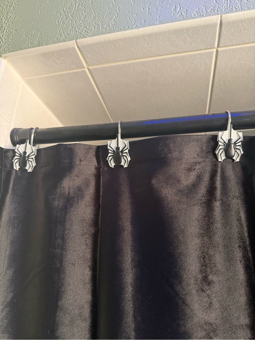 Halloween spider shower curtain hooks